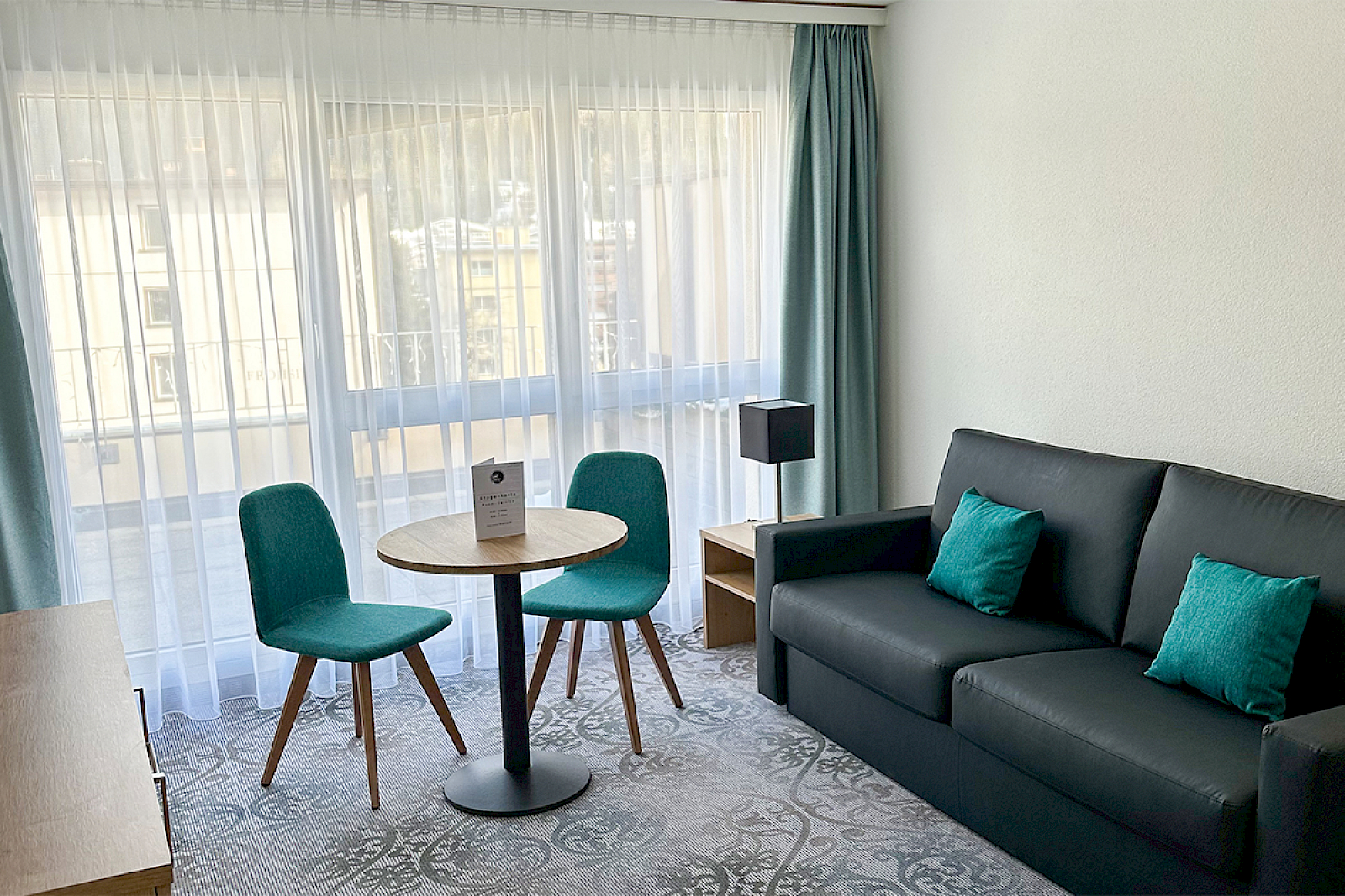 Hotel Central, Davos: Zwei-Zimmer Suite mit Balkon