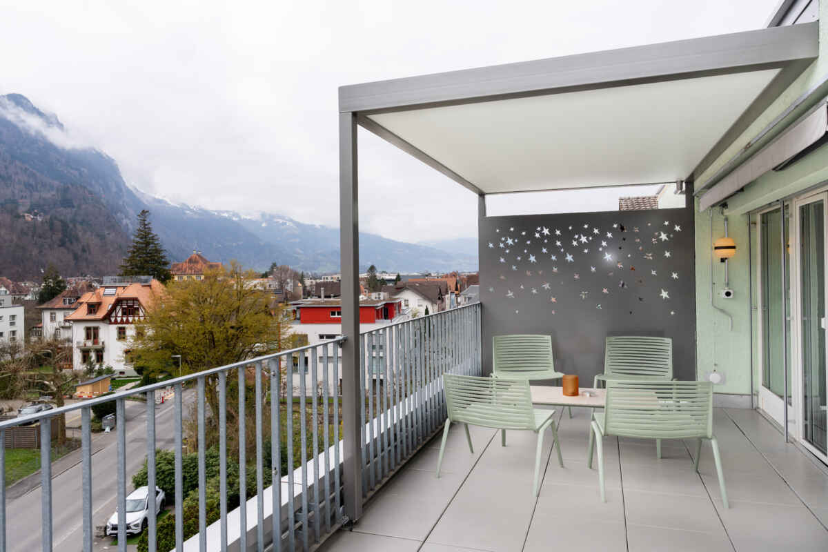 Hotel Stella, Interlaken: Panoramazimmer mit Dachterrasse