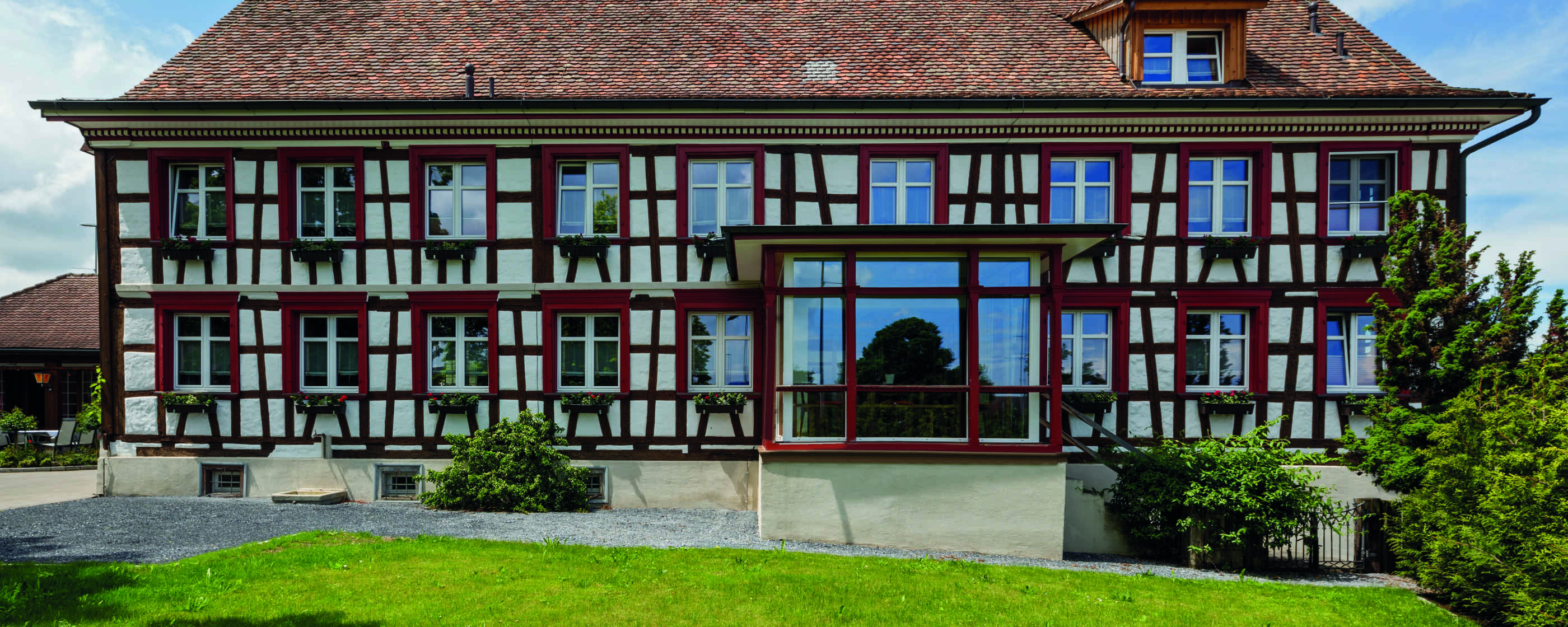 Historische Residenz Lindeneck, Güttingen: Aussenansicht