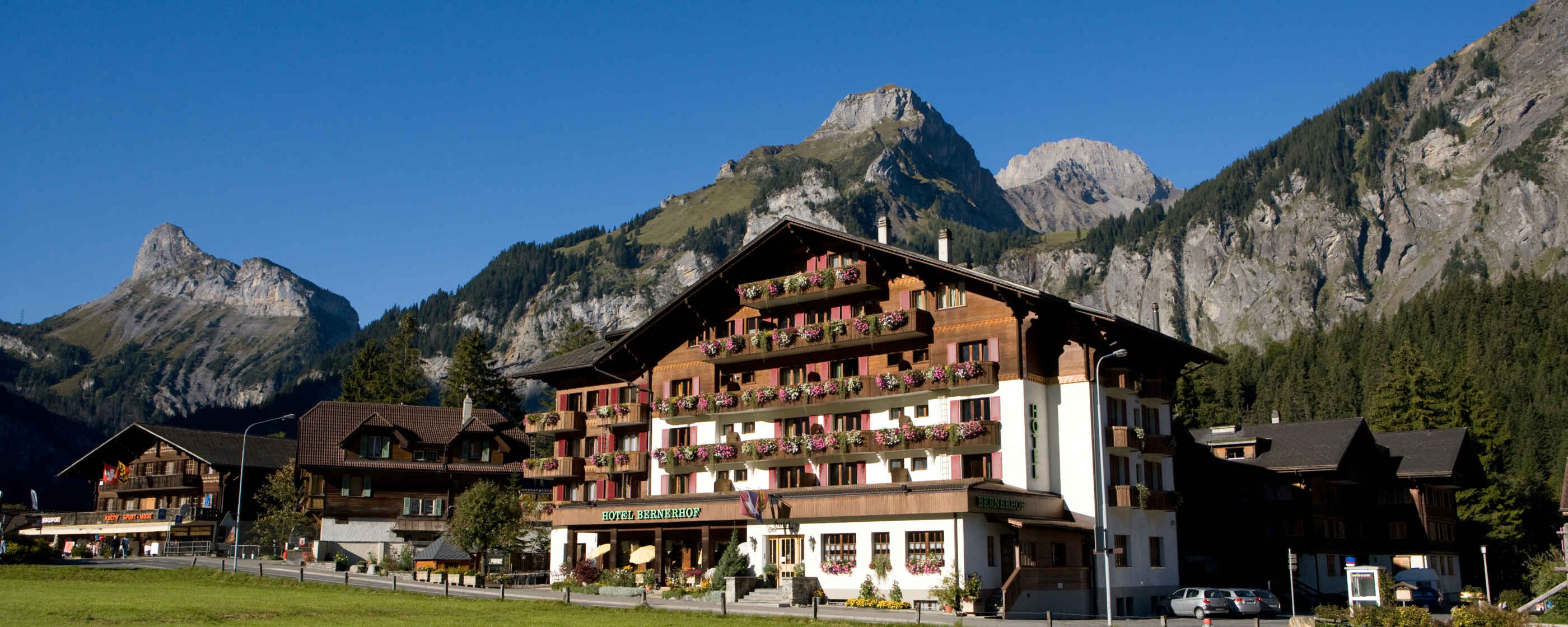 Hotel Bernerhof, Kandersteg: Standard Zweibettzimmer -  Bergsicht