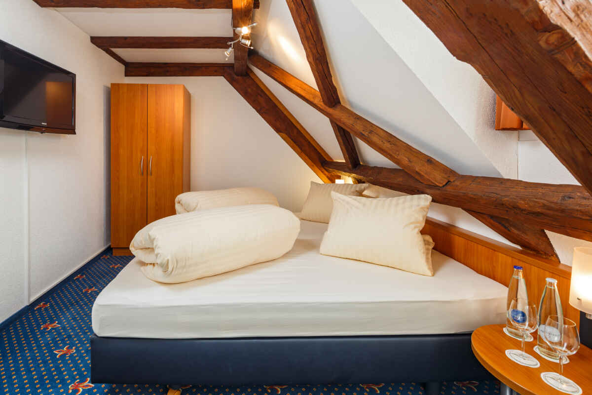 Historische Residenz Lindeneck, Güttingen: Dopplerzimmer Seeseite