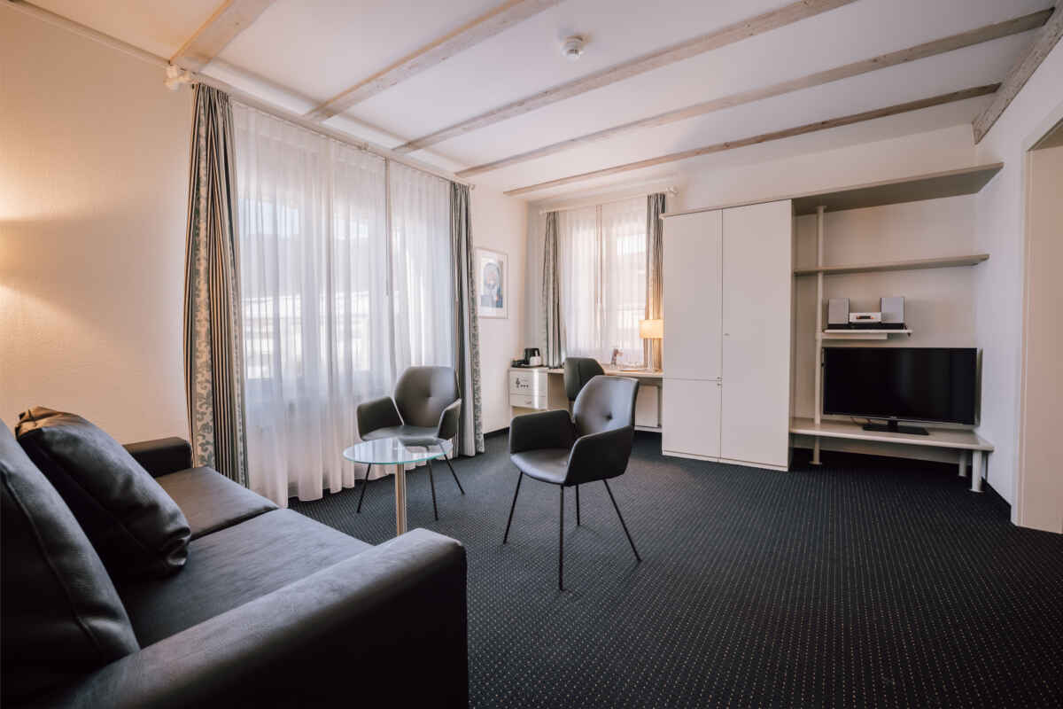 Hotel Stella, Interlaken: Geräumiges Zimmer für 1 bis 4 Personen