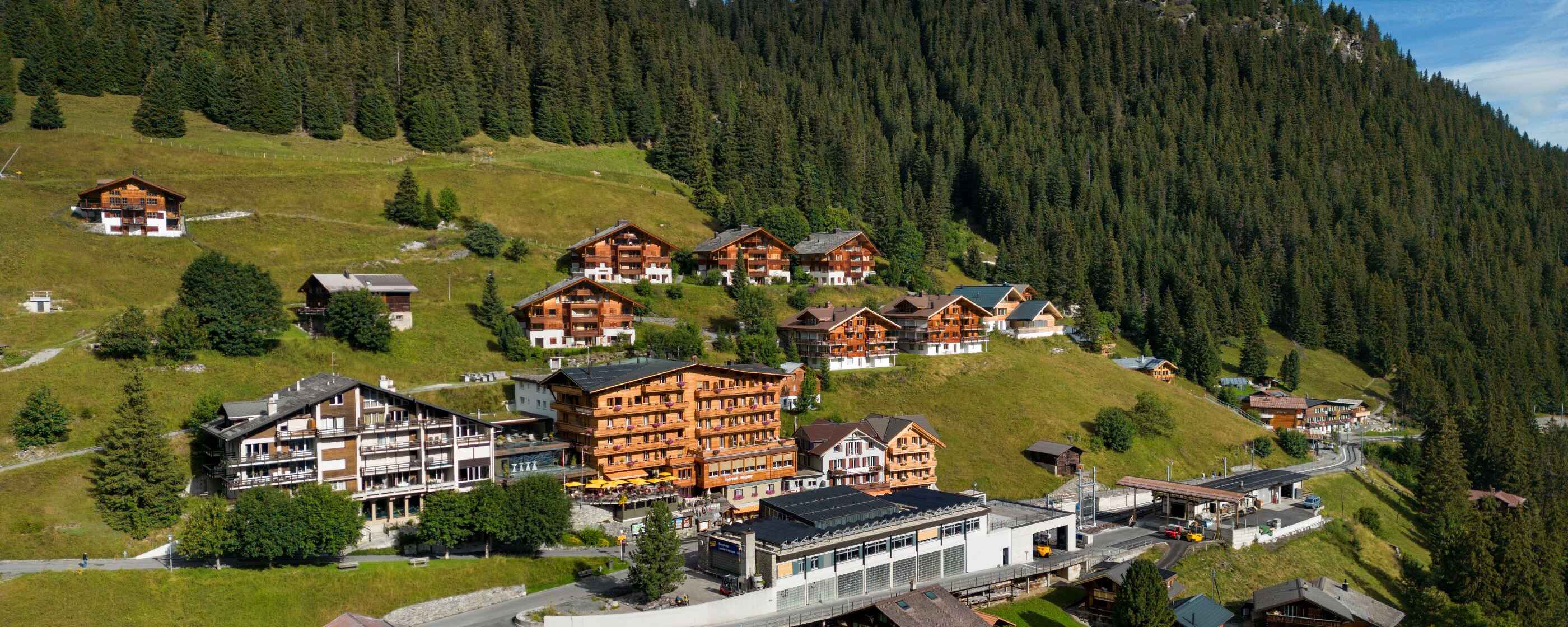 Hotel Eiger, Mürren: Aussenansicht Sommer
