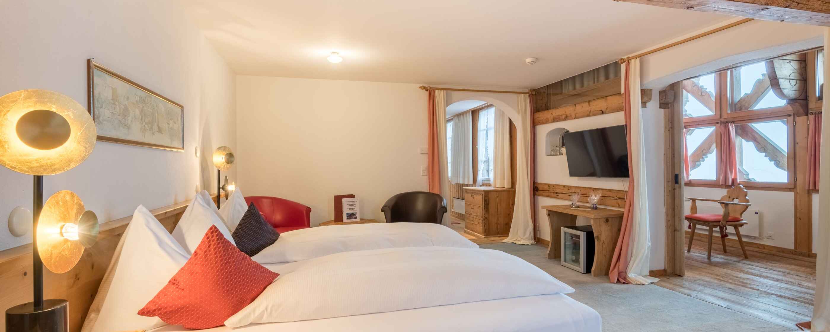 Hotel Schweizerhaus, Maloja: Doppelzimmer mit Bergsicht