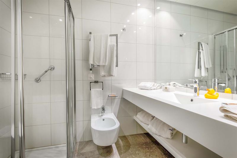 Hotel Lugano Dante, Lugano: Suite Badezimmer