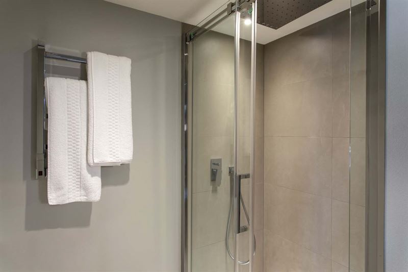 Hotel Lugano Dante, Lugano: Suite Badezimmer