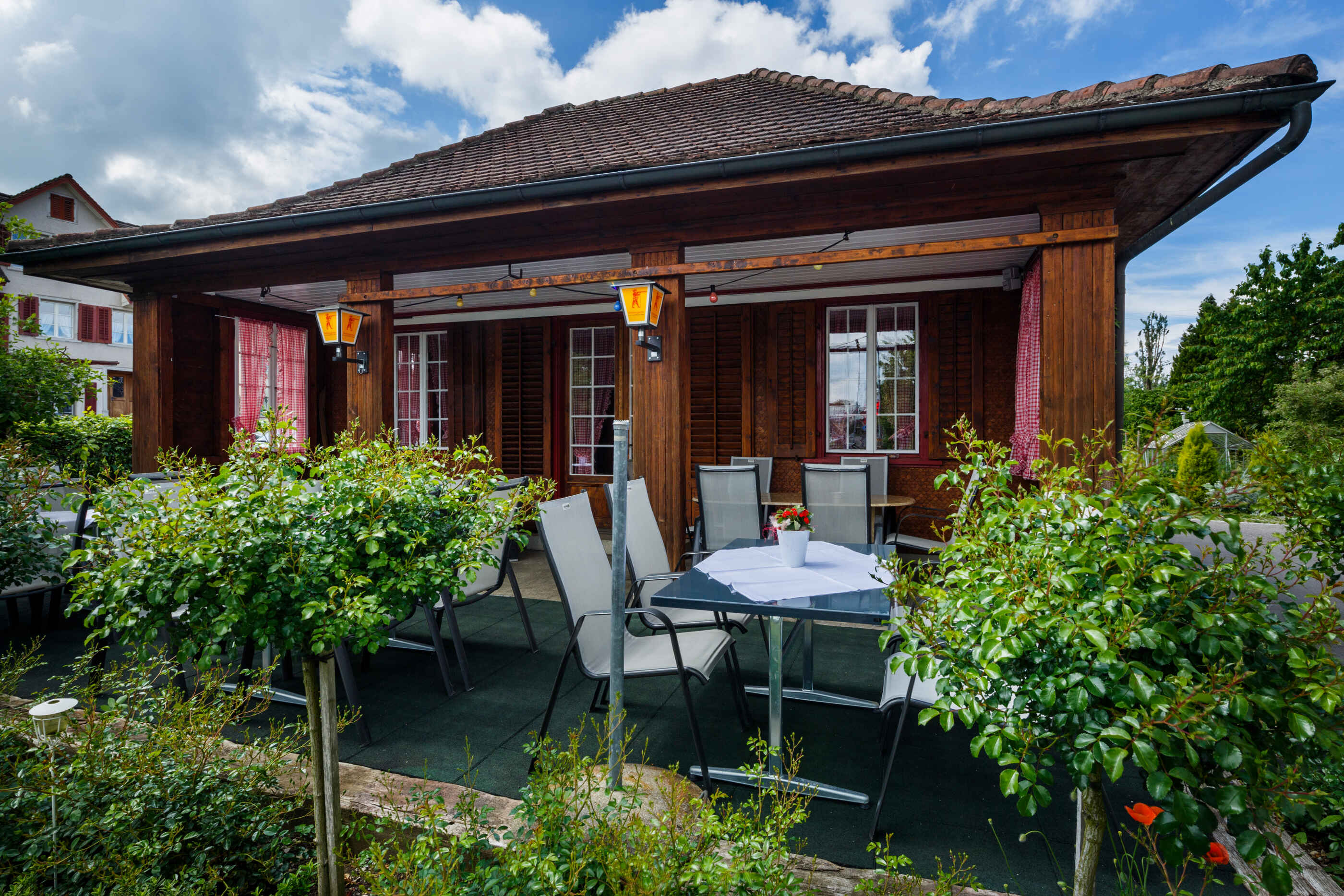 Historische Residenz Lindeneck, Güttingen: Beizli Lindäpub