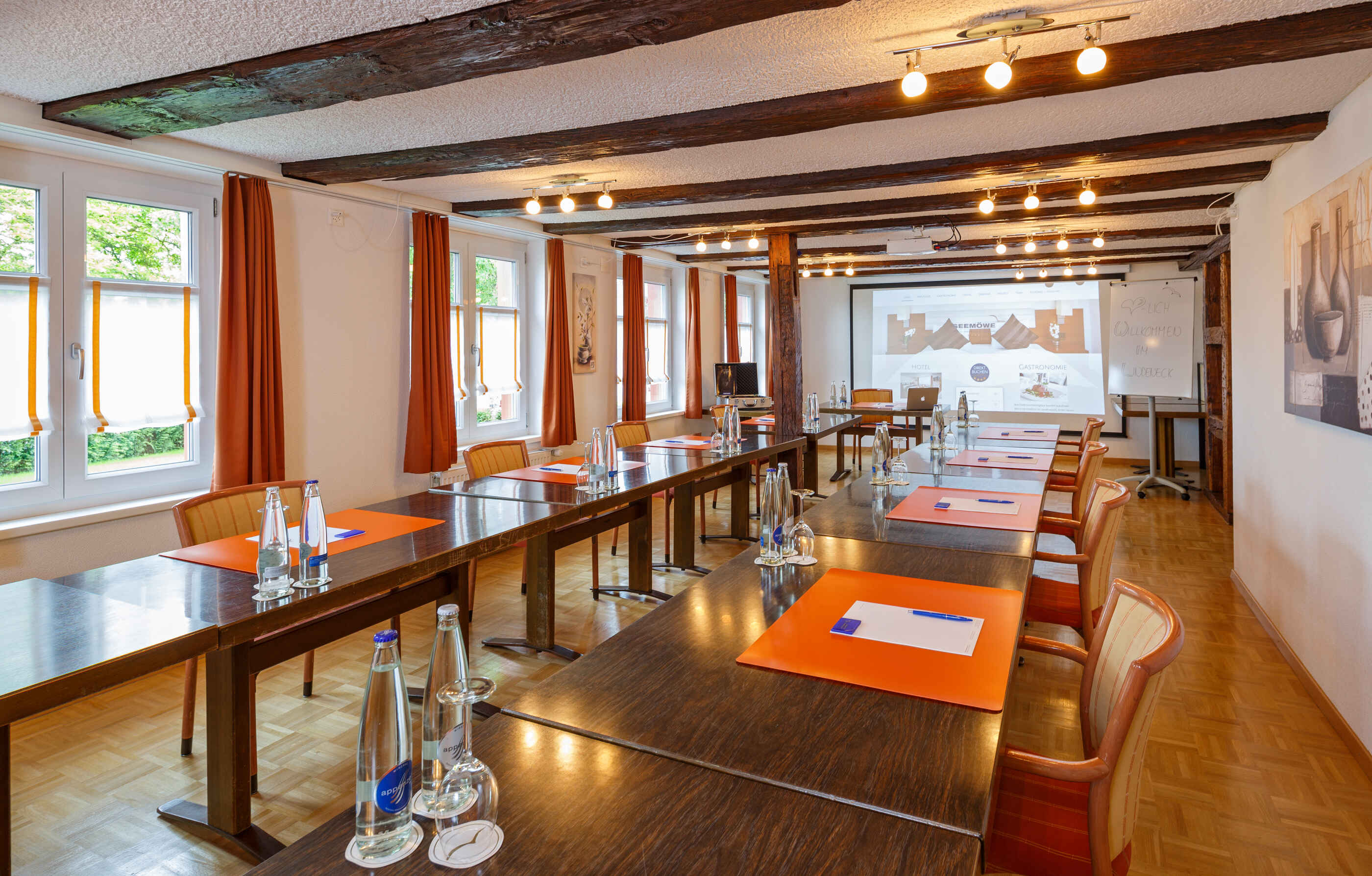 Historische Residenz Lindeneck, Güttingen: Lindensaal