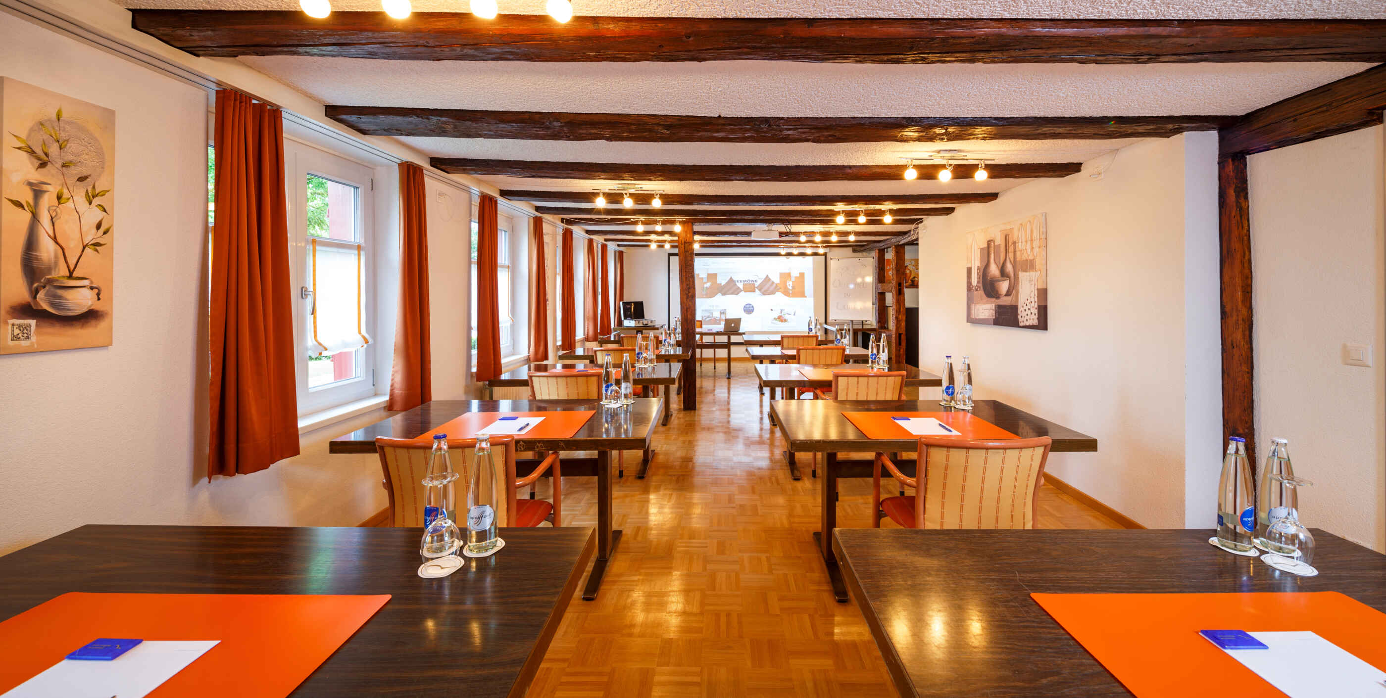 Historische Residenz Lindeneck, Güttingen: Lindensaal