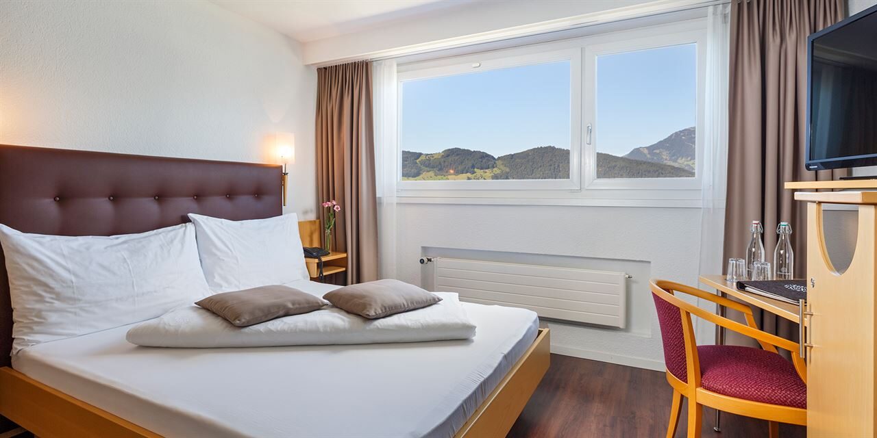 Hotel Seerausch, Beckenried: Komfort Doppelzimmer - Seesicht