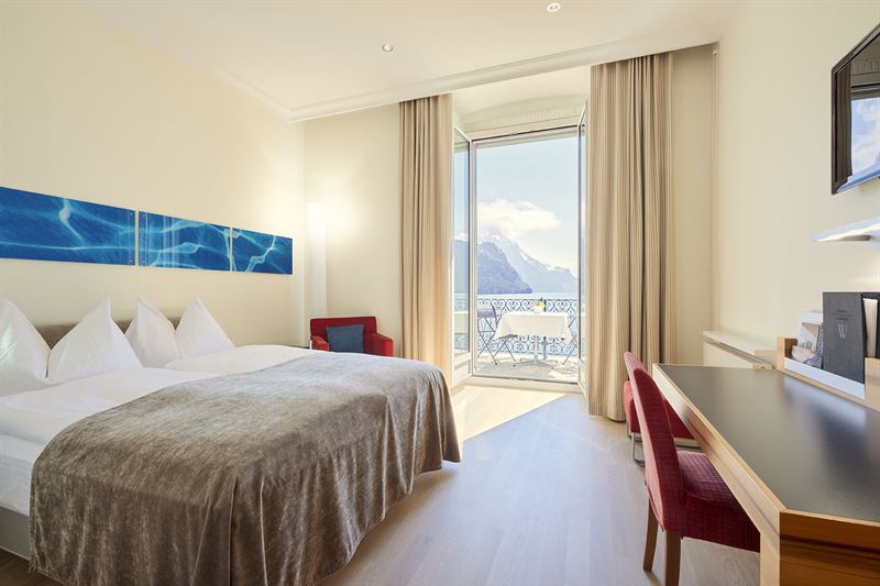 Seehotel Waldstätterhof, Brunnen: Superior Doppelzimmer mit Queen Size Bett - Seesicht