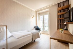 Seehotel Waldstätterhof, Brunnen: Executive Doppelzimmer mit Seeblick und Balkon