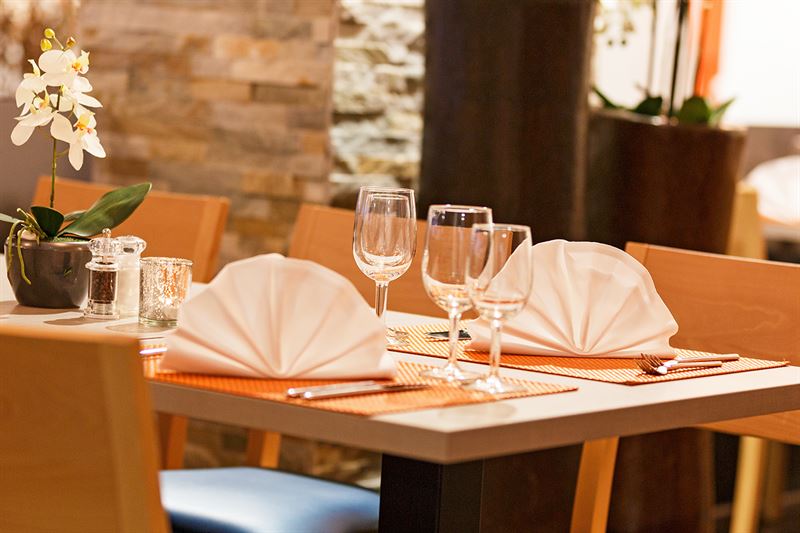 Hotel Olten, Olten: Restaurant Holz&Stein