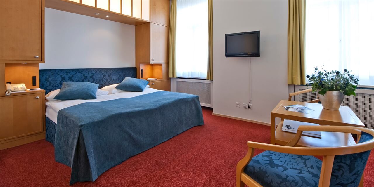 Hôtel Schweizerhof, St. Moritz : Chambre double avec vue sur le village