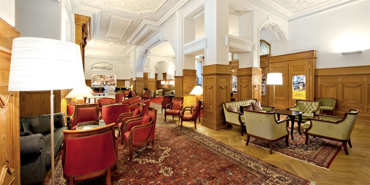 Hôtel Schweizerhof, St. Moritz : hall d'entrée