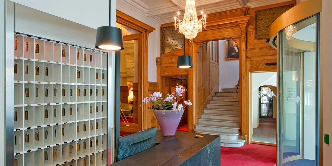 Hôtel Schweizerhof, St. Moritz : Réception