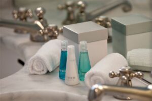 Hôtel Schweizerhof, St. Moritz : Chambre double standard avec vue sur le lac "Piz Rosatsch