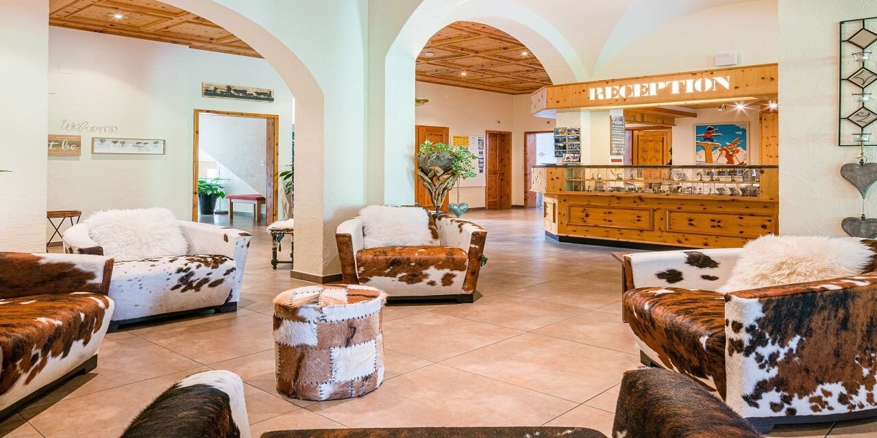 Hotel Bernerhof, Kandersteg: Rezeption