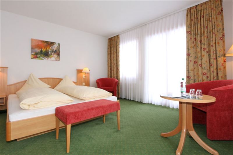 Hotel Bernerhof, Kandersteg: Superior Zweibettzimmer - Bergsicht