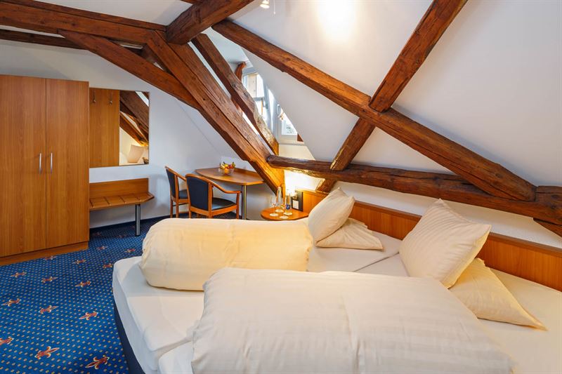 Historische Residenz Lindeneck, Güttingen: Familien Zimmer