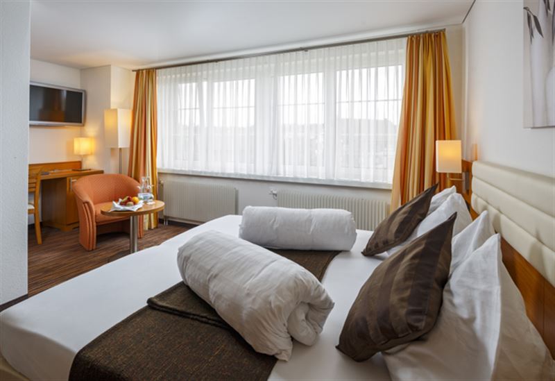 Hotel Seemöwe, Güttingen: Doppelzimmer Landseite