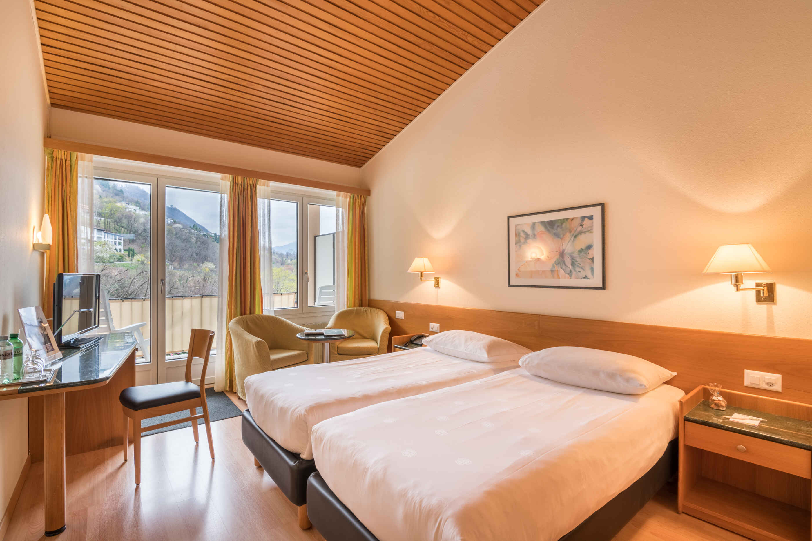 Zweibettzimmer mit Seesicht und Klimaanlage