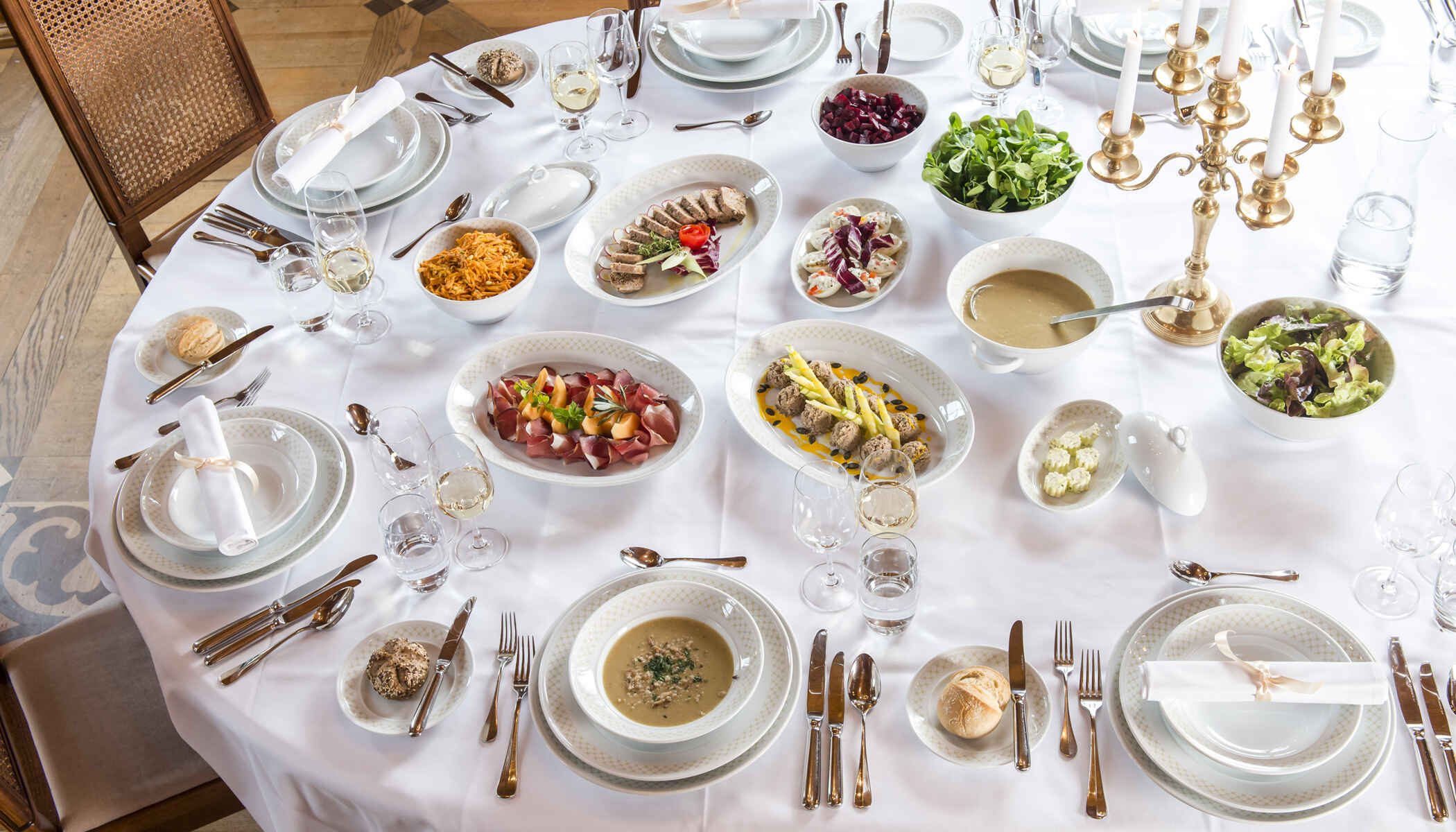 Schloss Münchenwiler: Bankett