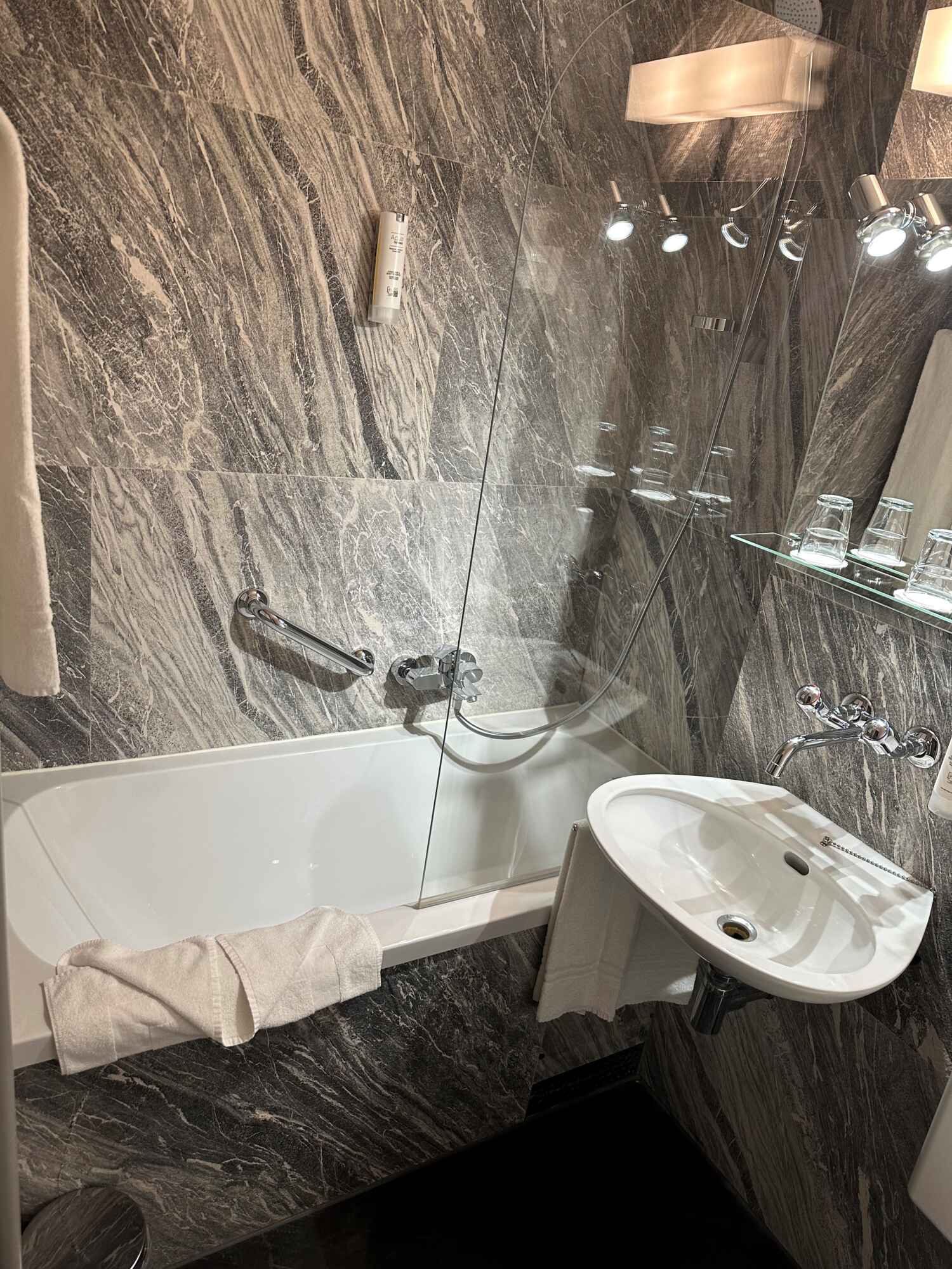 Hotel Drake Longchamp, Genf: Classic Doppelzimmer