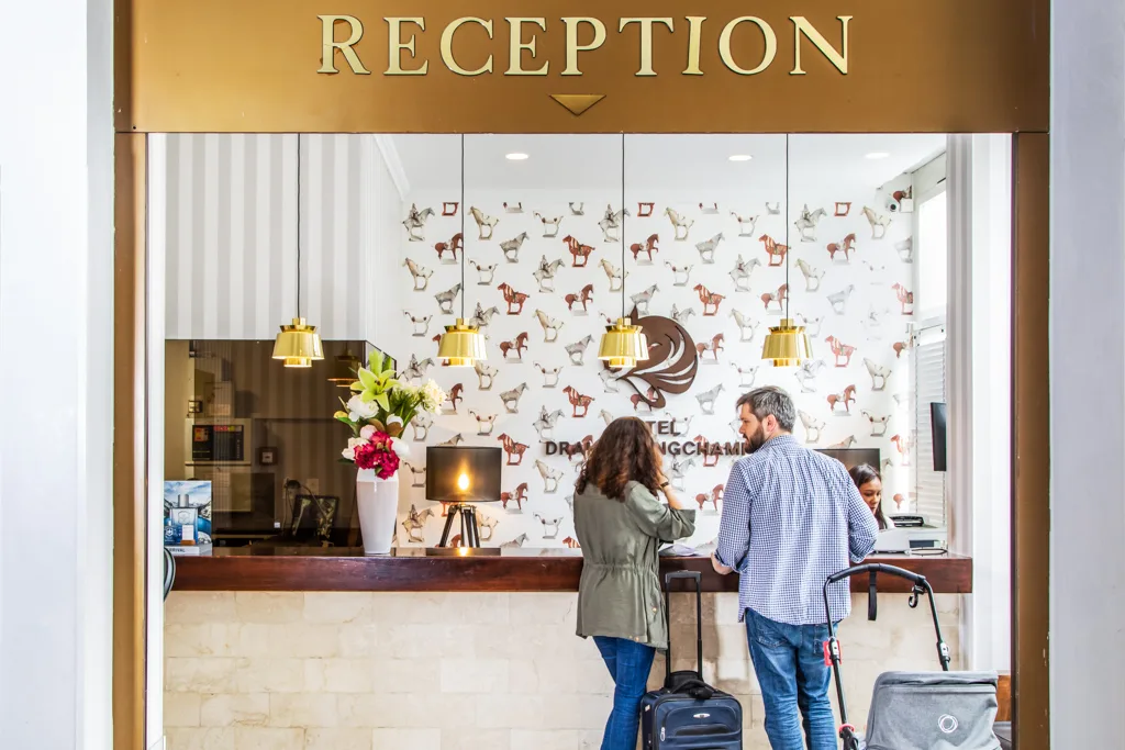 Hotel Drake Longchamp, Genf: Rezeption