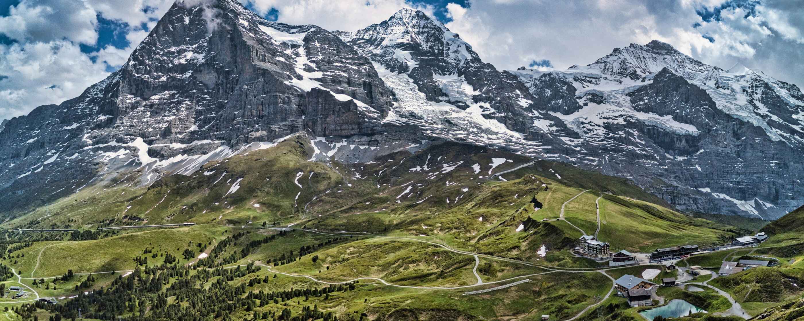 daniel-r-5QTR6LYex_U-unsplash