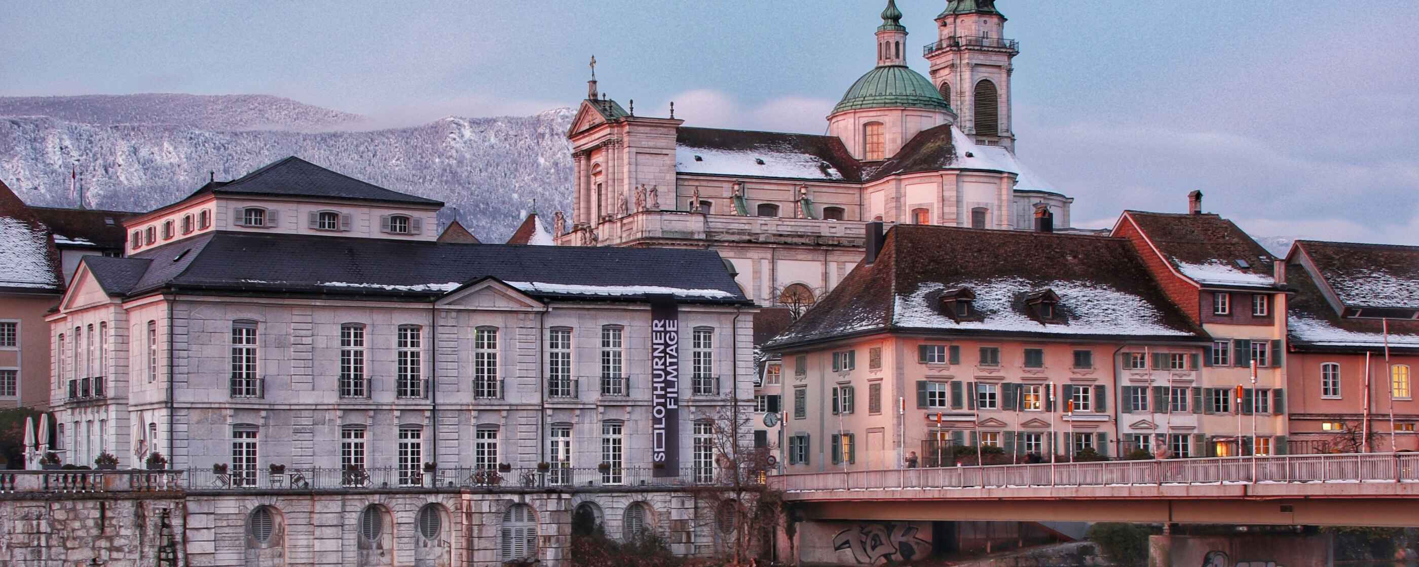 martin-zenker-HK_Bb8j9WB4-unsplash